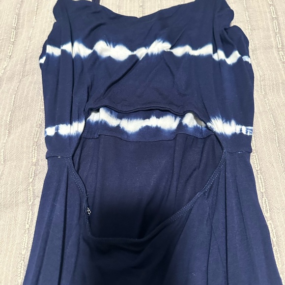 Kittenish maxi front cut out dress - Picture 2 of 2